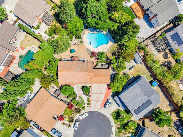 216 Salamanca Ct, San Ramon CA: https://media.crmls.org/mediaz/ea0fbd23-acd6-4f52-b337-d8d1f874a5c0.jpg