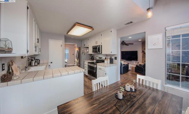 243 Northwood Commons, Livermore CA: https://media.crmls.org/mediaz/ea0ff16f-d8de-40b0-87f1-c019a2a3e1c5.jpg