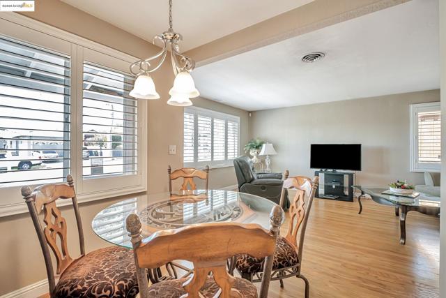 581 Fairway Street, Hayward CA: https://media.crmls.org/mediaz/ea102271-b207-4b50-9c81-5082198b295d.jpg
