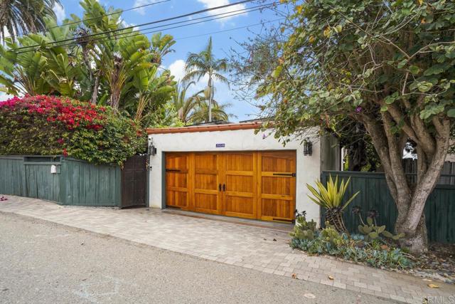 308 Sunset Drive, Encinitas CA: https://media.crmls.org/mediaz/ea10b9d3-739c-4603-8a22-ba0ec250eb64.jpg