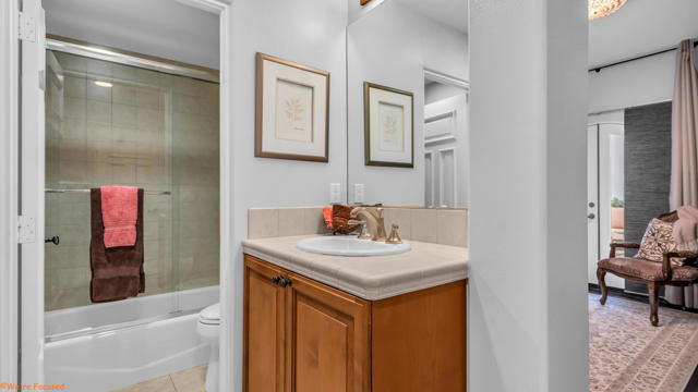 51865 Via Bendita, La Quinta CA: https://media.crmls.org/mediaz/ea116643-5a80-4476-a570-667bf04f6d7e.jpg