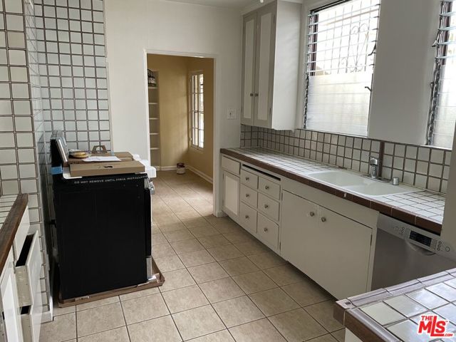 6370 W 6th Street, Los Angeles CA: https://media.crmls.org/mediaz/ea118519-17fa-42db-b9e3-30e82174f90c.jpg