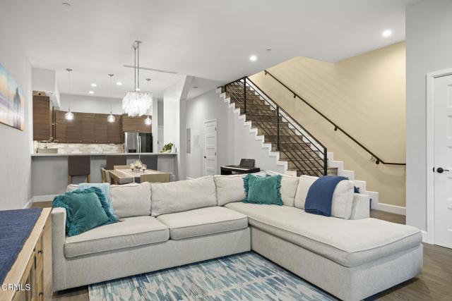 Detail Gallery Image 8 of 43 For 3236 Royal Oaks Dr #5,  Thousand Oaks,  CA 91362 - 3 Beds | 2/1 Baths