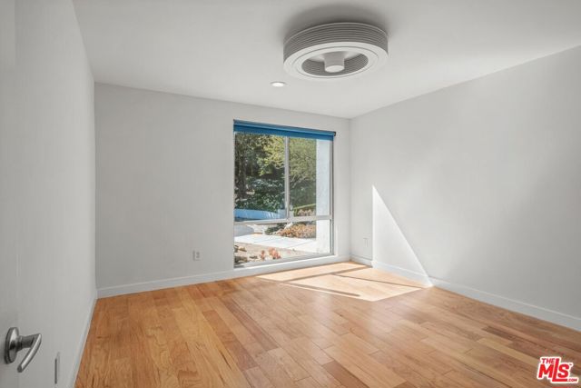 4207 Michelangelo Avenue, Woodland Hills CA: https://media.crmls.org/mediaz/ea121350-6cac-4890-87a7-e60500cf1b4f.jpg