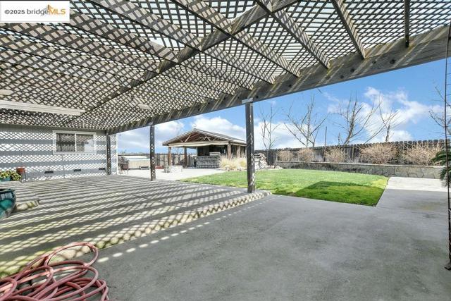 4985 Bixler Road, Byron CA: https://media.crmls.org/mediaz/ea122841-f39b-41a7-b77a-24772c05d1ab.jpg