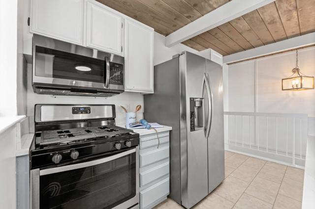 118 Marina Avenue, Aptos CA: https://media.crmls.org/mediaz/ea123ed0-d5f1-4a85-9d2a-fa15df5697f2.jpg