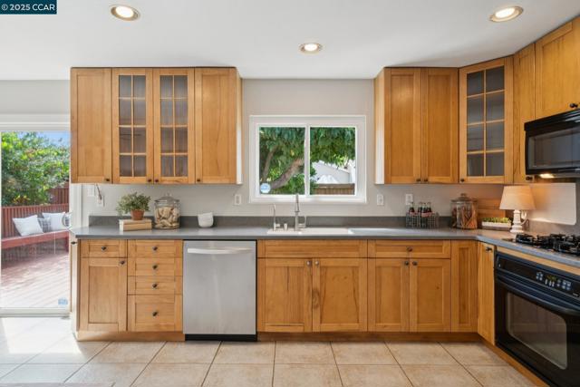 1786 Klier Drive, Concord CA: https://media.crmls.org/mediaz/ea126d46-d2bd-4006-b52b-4b94f5438e28.jpg