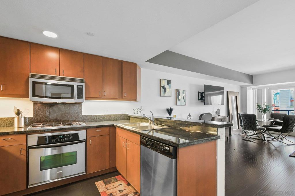 875 G St - photo 7