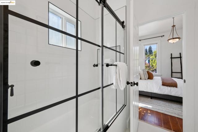 3116 Harrison St, Oakland CA: https://media.crmls.org/mediaz/ea134ae0-ef5d-4f8b-8015-f6b5904d2900.jpg