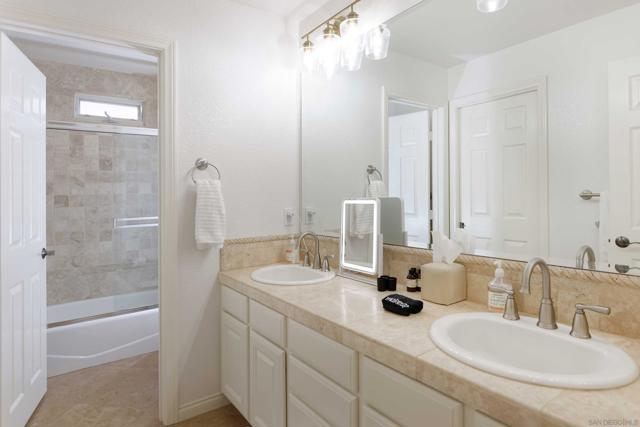 1329 Caminito Balada, La Jolla CA: https://media.crmls.org/mediaz/ea13ca44-cf00-412e-9ff0-0ab36447207b.jpg