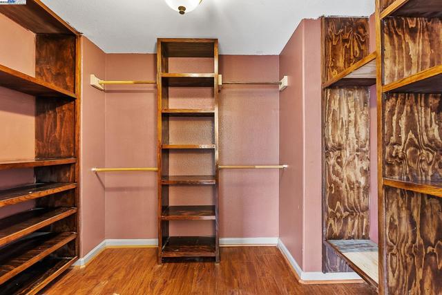 1906 Wilson Ct, Antioch CA: https://media.crmls.org/mediaz/ea13d0ee-eb20-47ec-bf85-a817b2727c9e.jpg