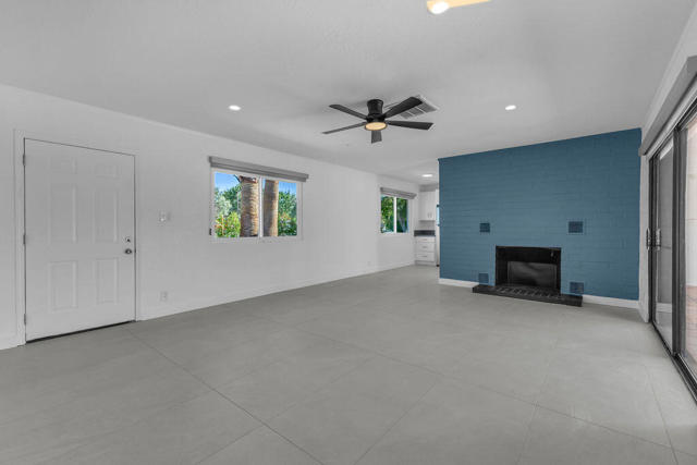 44635 San Carlos Avenue, Palm Desert CA: https://media.crmls.org/mediaz/ea13e21b-72c4-439c-a430-caab082e60de.jpg
