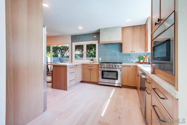 2223 Caminito Preciosa Sur, La Jolla CA: https://media.crmls.org/mediaz/ea13e981-cf63-48df-bf96-d9b130d2ebec.jpg