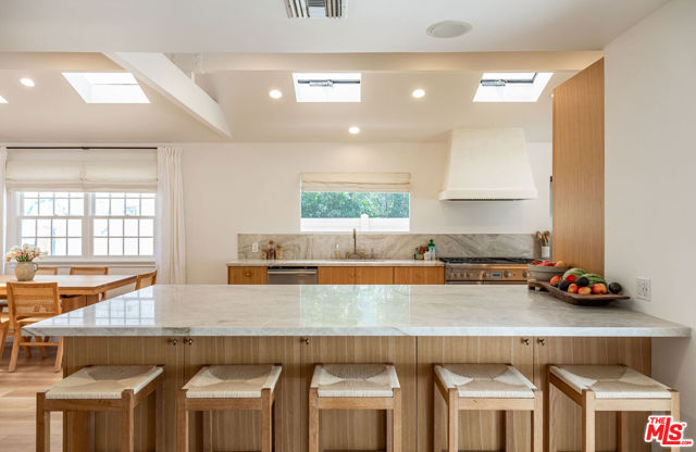 13035 Rose Avenue, Los Angeles CA: https://media.crmls.org/mediaz/ea1405b3-8109-44ee-adc9-bbbb982c77ab.jpg