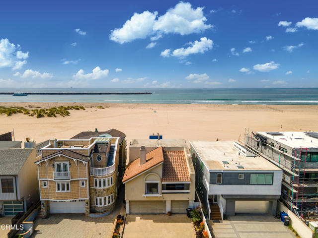 3371 Ocean Drive, Oxnard CA: https://media.crmls.org/mediaz/ea1520e2-ff30-4a89-9c1e-625b5a3b8586.jpg