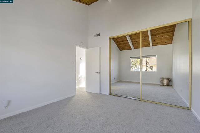 2200 Laguna Cir, Concord CA: https://media.crmls.org/mediaz/ea1529e7-d7ad-4294-be5c-937fd495a5aa.jpg