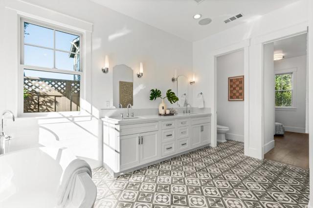 2002 Sunnyview Lane, Mountain View CA: https://media.crmls.org/mediaz/ea152fa4-654a-4571-ad96-770bb169f44b.jpg