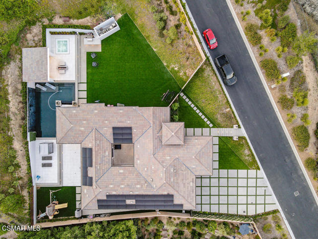 6981 Shadow Wood Drive, Moorpark CA: https://media.crmls.org/mediaz/ea1578c3-9517-4a2a-a170-5c1c81be028c.jpg