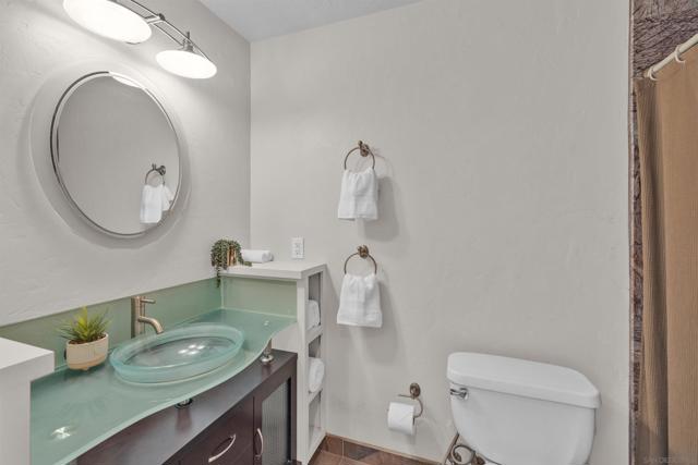 23540 Oriente Way, Ramona CA: https://media.crmls.org/mediaz/ea16155d-c8c8-4370-a156-78c0dd436292.jpg