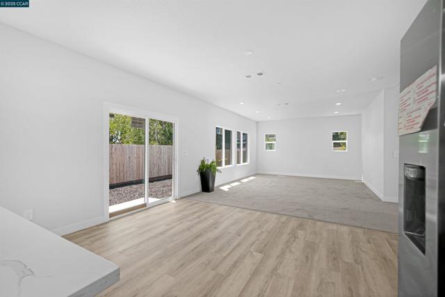 2722 Cowell Rd, Concord CA: https://media.crmls.org/mediaz/ea1681be-3436-4260-93b3-3a30eaedb0f2.jpg