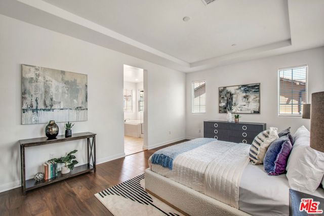 20659 W Beech Circle, Porter Ranch CA: https://media.crmls.org/mediaz/ea16962e-2353-40fe-95ed-404150a8eca2.jpg