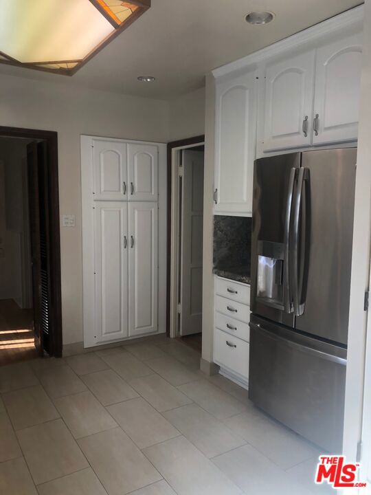 168 N DOHENY Drive, Beverly Hills CA: https://media.crmls.org/mediaz/ea16f8d3-0bda-4dce-ab33-002f95a2333a.jpg