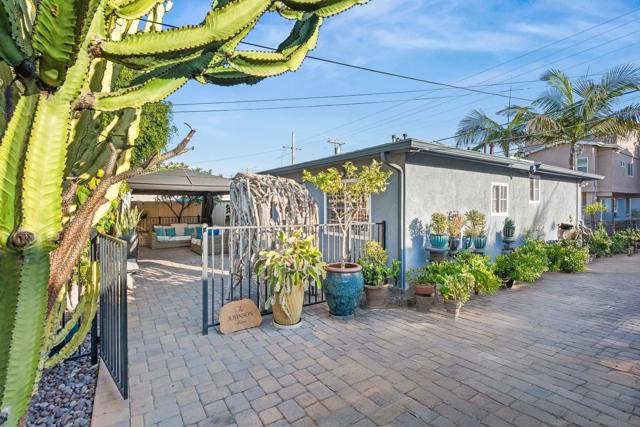 1733 Hornblend St, San Diego CA: https://media.crmls.org/mediaz/ea174f7d-2daf-429d-af6f-99814291755c.jpg