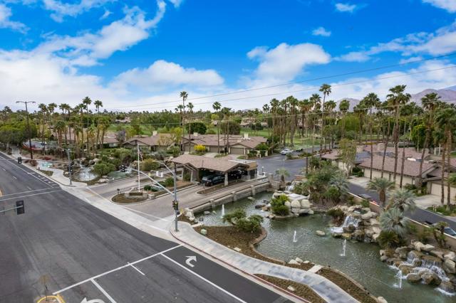 162 Lost River Drive, Palm Desert CA: https://media.crmls.org/mediaz/ea1753f2-5d35-4c13-aab6-730dcb0b5442.jpg