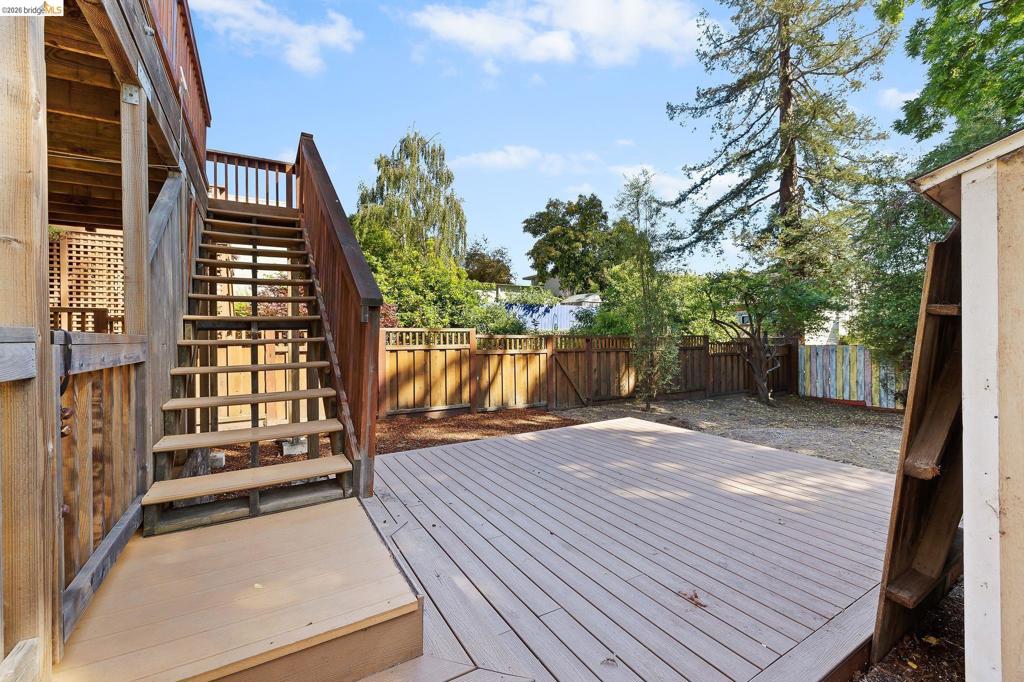 https://media.crmls.org/mediaz/ea17f5bd-f774-4270-9aff-1e39bdc569d8.jpg?preset=X-Large
