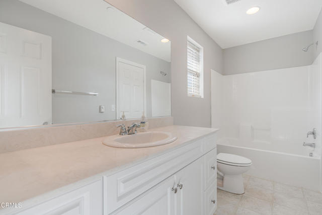 Detail Gallery Image 13 of 19 For 37530 Henna Ln, Palmdale,  CA 93551 - 3 Beds | 2/1 Baths
