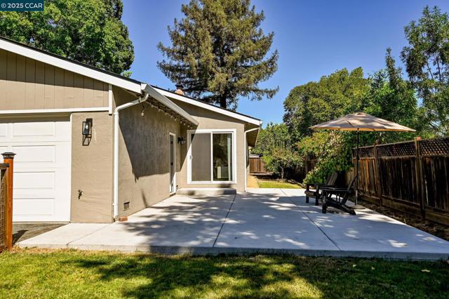 1933 Oak Park Blvd, Pleasant Hill CA: https://media.crmls.org/mediaz/ea197027-b8e1-495b-af7b-59d973e23087.jpg