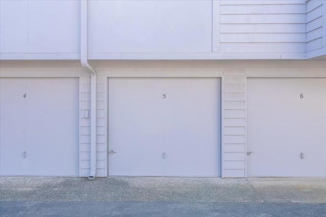 3095 Marina Drive, Marina CA: https://media.crmls.org/mediaz/ea19a1f2-4f03-44a5-8222-1aa1ff0585ff.jpg