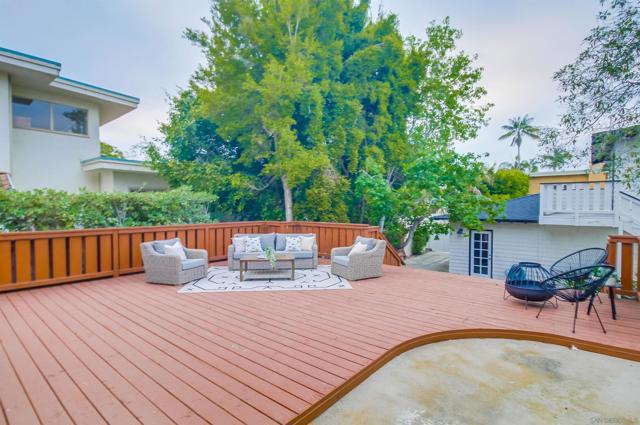1864 Sunset Blvd, San Diego CA: https://media.crmls.org/mediaz/ea1a272e-a512-4ab5-997c-8f990fc394d9.jpg