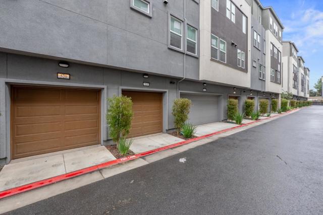 Image 34 of 48 For 524 Yale Way