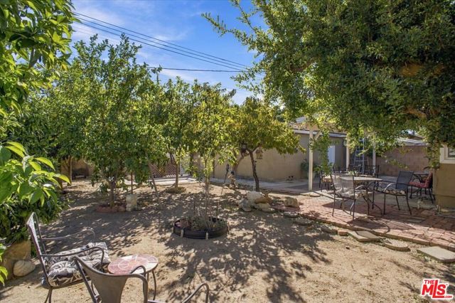23214 Vanowen Street photo 20