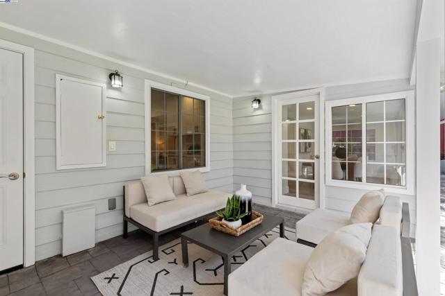 1692 Maryland St, Redwood City CA: https://media.crmls.org/mediaz/ea1b8028-930b-4650-9c22-be4ede761c87.jpg