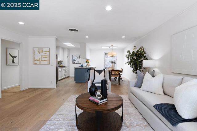 1932 Ptarmigan Dr, Walnut Creek CA: https://media.crmls.org/mediaz/ea1ba1d2-3846-43c4-85d5-3c17d27ca22a.jpg