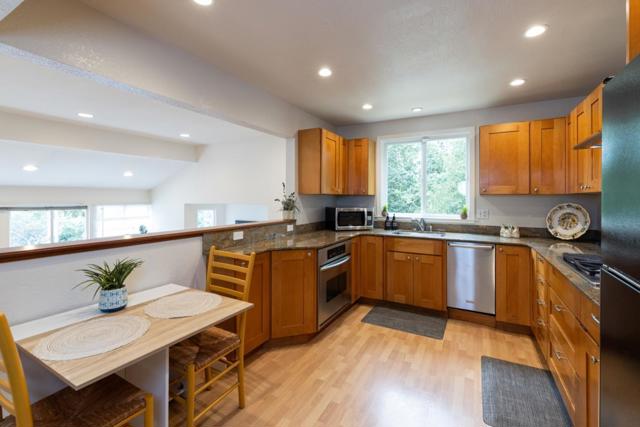 389 Sandalwood Drive, Aptos CA: https://media.crmls.org/mediaz/ea1cab3b-fd81-45fa-8742-410bc9debc5e.jpg