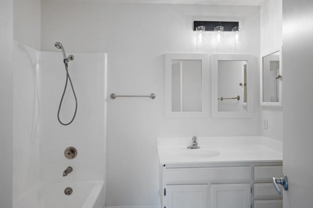 43726 Virginia Avenue, Palm Desert CA: https://media.crmls.org/mediaz/ea1ce755-9560-4307-b7eb-b454c5a3ef76.jpg