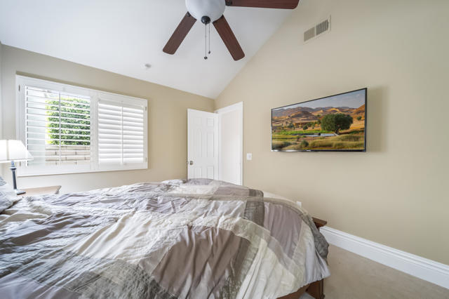 43512 Via Magellan Drive, Palm Desert CA: https://media.crmls.org/mediaz/ea1d46a6-4007-4dc4-9a9e-db132b76d69e.jpg
