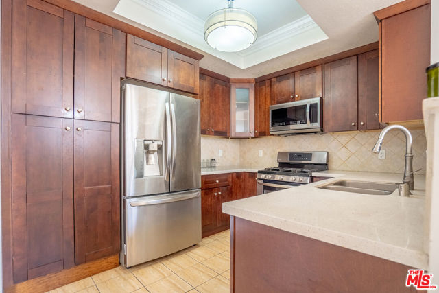 601 North KENWOOD Street, 303 photo 7