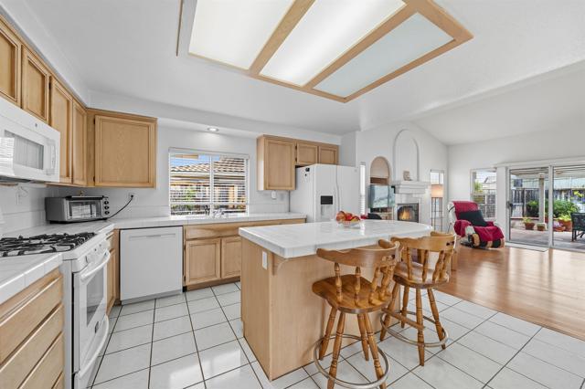Detail Gallery Image 22 of 46 For 27 Avenida Descanso, Oceanside,  CA 92057 - 4 Beds | 2/1 Baths
