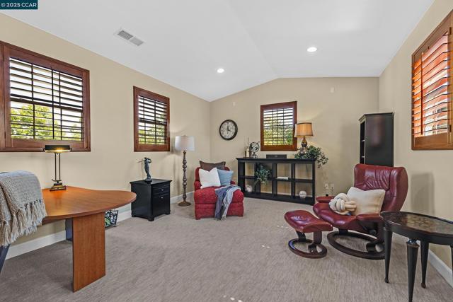 2222 Creekview Pl, Danville CA: https://media.crmls.org/mediaz/ea1e1582-fd6f-4374-b1f0-04e6d1b7573a.jpg