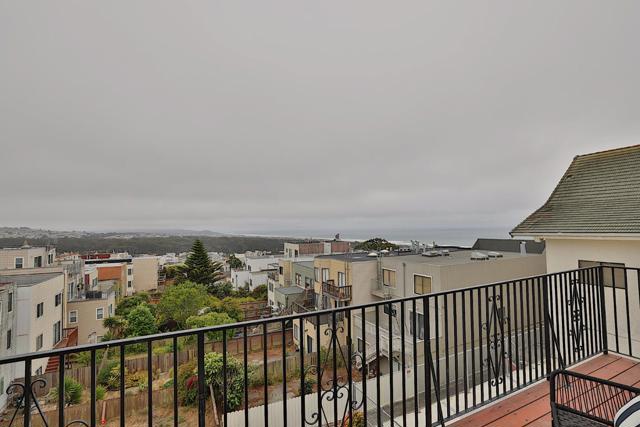 7725 Geary Boulevard, San Francisco CA: https://media.crmls.org/mediaz/ea1e1ca9-5f5a-41a8-bac6-cefb2149614c.jpg