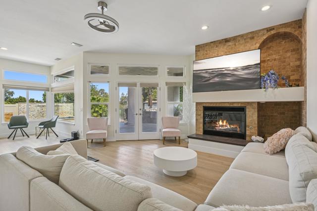 1176 LA SOMBRA Drive, San Marcos CA: https://media.crmls.org/mediaz/ea1e6b5b-0d55-4c2c-b8b7-49fcd8c9d042.jpg