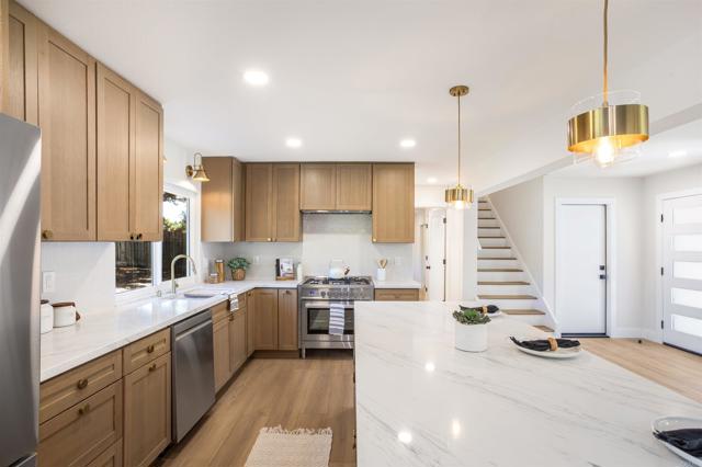 Detail Gallery Image 11 of 36 For 3810 Sierra Morena Ave, Carlsbad,  CA 92010 - 3 Beds | 3/1 Baths