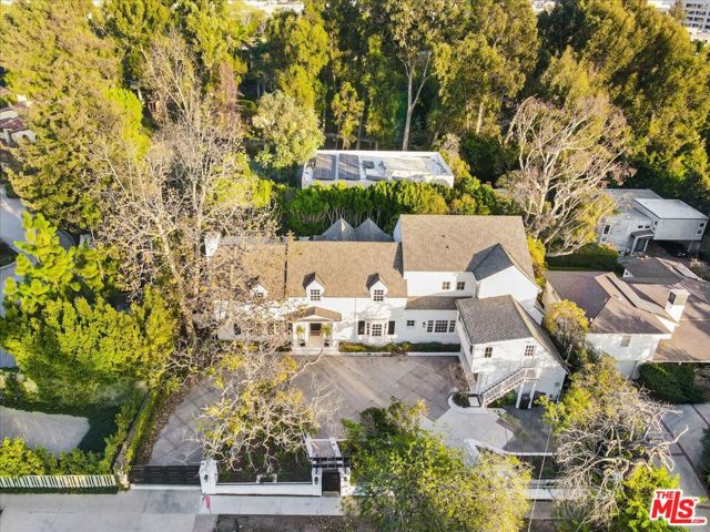 404 S Westgate Avenue, Los Angeles CA: https://media.crmls.org/mediaz/ea201cc2-3e5f-4b38-bb84-9a42c1e9d11e.jpg