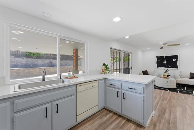 Detail Gallery Image 9 of 43 For 1770 Tooley Cir, San Diego,  CA 92114 - 4 Beds | 3 Baths