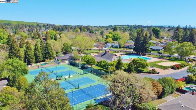 1626 Harlan Dr, Danville CA: https://media.crmls.org/mediaz/ea214074-550c-4f3a-b2f5-70ca75dde5bc.jpg