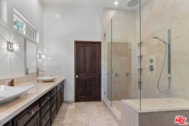 4713 Bedel Street, Woodland Hills CA: https://media.crmls.org/mediaz/ea21e4e5-6bb5-4bb6-ae9d-67cd92a7ab96.jpg